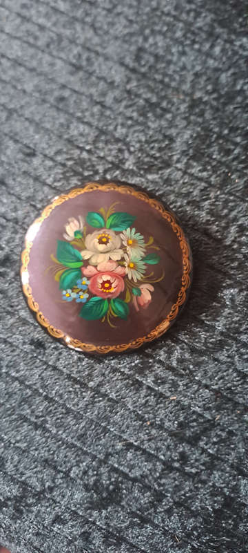 Vintage Russian hand pained and signed lacquered wood brooch BEAUTIFULL