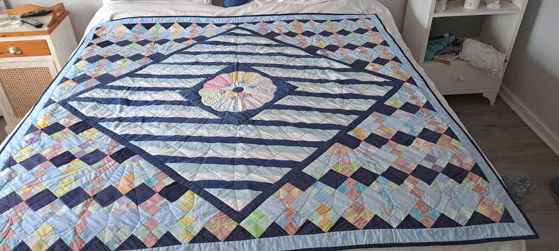 Large 174x174 reversible quilt beautiful