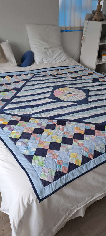 Large 174x174 reversible quilt beautiful