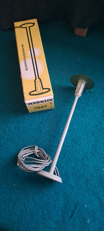 Marklin HO 7047 street light in original packaging new