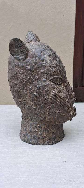 Late 19th c Benin Bronze leopard head beautiful detail