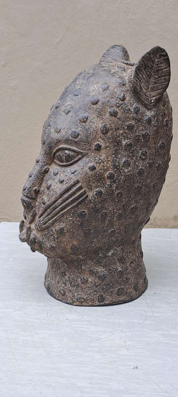 Late 19th c Benin Bronze leopard head beautiful detail