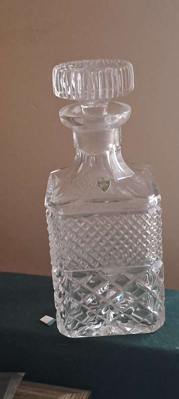 Stunning UNDAMAGED Waterford crystal spirit decanter