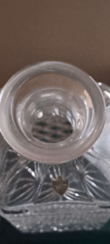 Stunning UNDAMAGED Waterford crystal spirit decanter