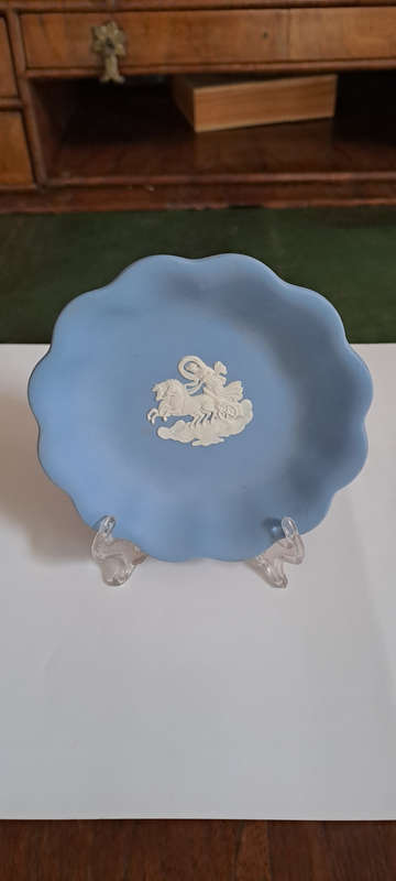 Scalloped WEDGWOOD bowl