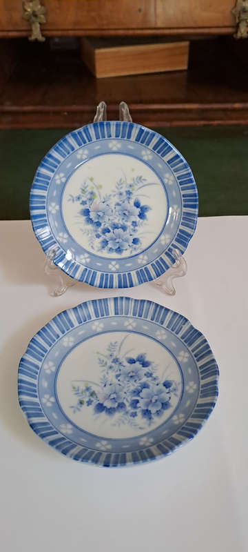 Imari pair small plates