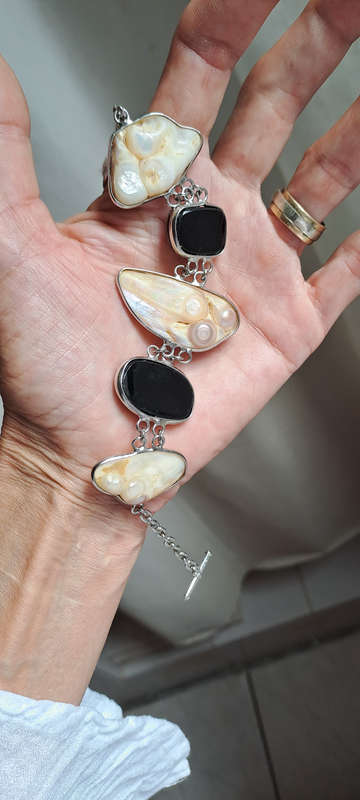 vintage stunning shell and crystal braclet