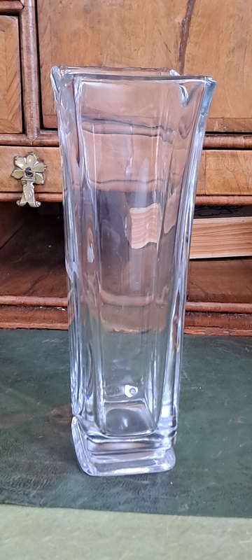 Bormioli Rocco Fidenza Vinciana contemporary vase made in Italy