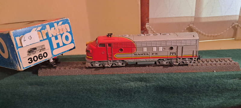 Markli HO 3060 Santa Fe Diesel locomotive in original box