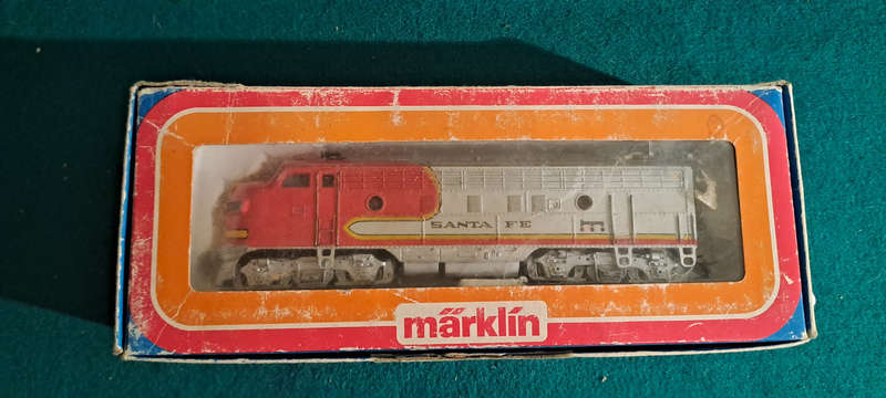 Markli HO 3060 Santa Fe Diesel locomotive in original box