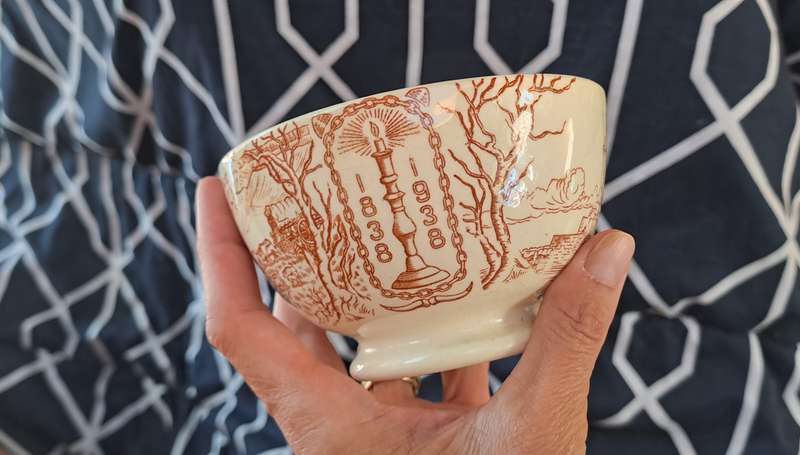 Very Scarce 1938 original Voortrekker Monument porcelain bowl