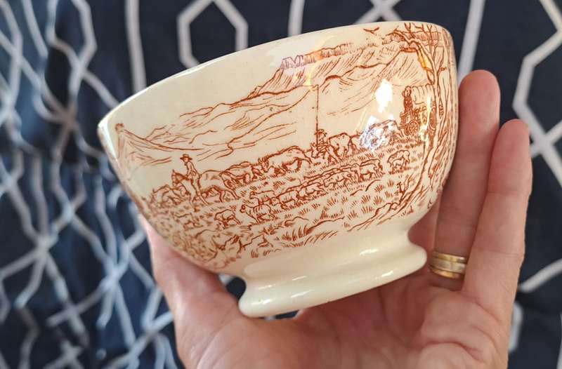 Very Scarce 1938 original Voortrekker Monument porcelain bowl