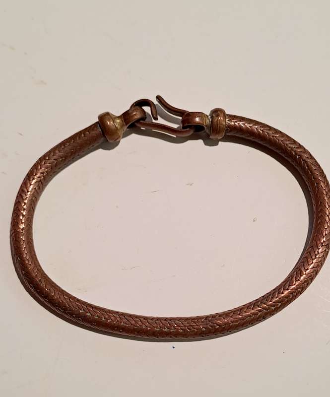 mens/ladies copper woven thick bracelet. Very well made