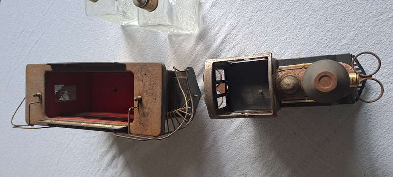 Vintage Locomotive and coach bar with 2  original decanters