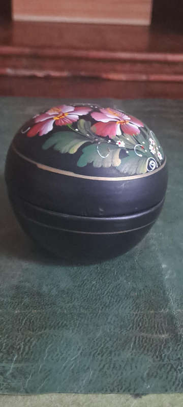 Beautiful hand painted vintage lacquered paper mache trinket box with flower inside
