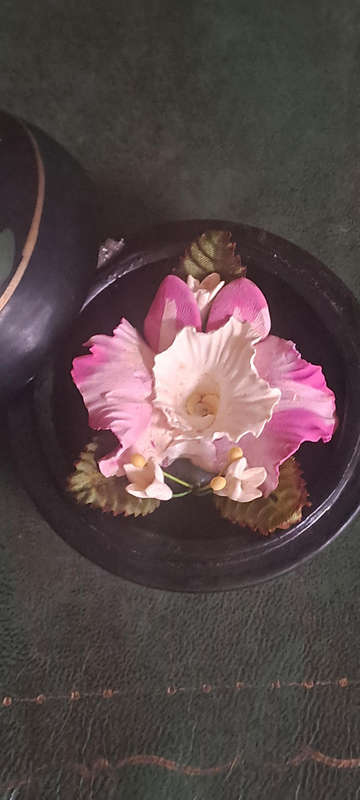 Beautiful hand painted vintage lacquered paper mache trinket box with flower inside