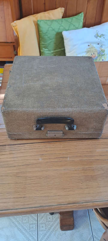 Nice condition Vintage Smith Corona silent typewriter 1950's working