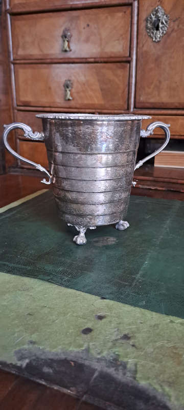Van Riebeek plate EPNS ice bucket  B.M mounts