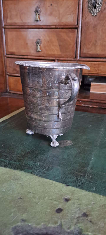 Van Riebeek plate EPNS ice bucket  B.M mounts