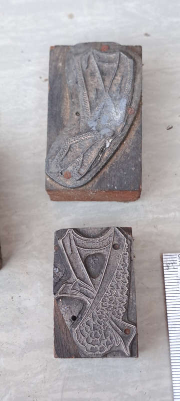 8 Vintage Brands clothing store lead stamps