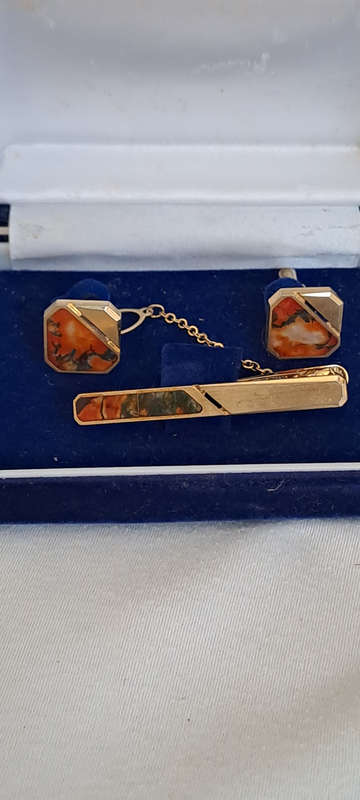 Vintage Men's cuff link and tie clip set