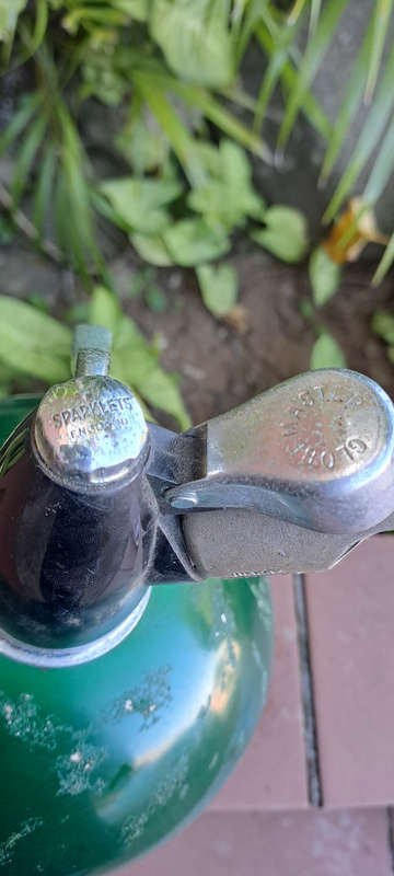 Vintage globe master soda syphon/ siphon green ball 1960/70's