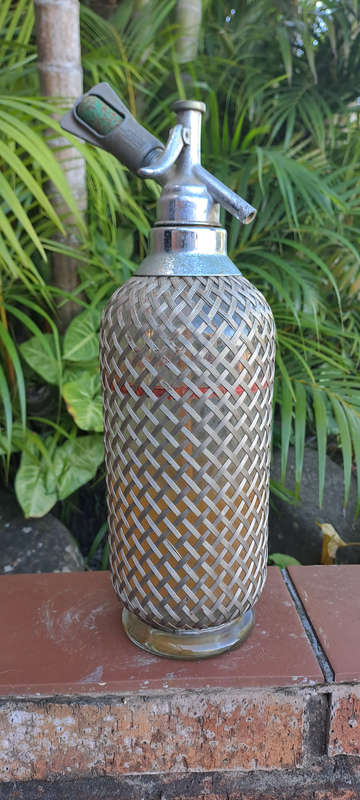 Sparkles  London seltzer siphon/syphon Art deco