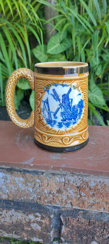 Vintage  beer mug, 11.5cm tall so not for a large beer