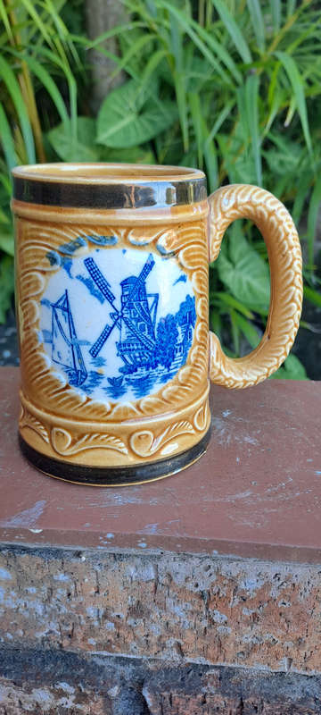 Vintage  beer mug, 11.5cm tall so not for a large beer