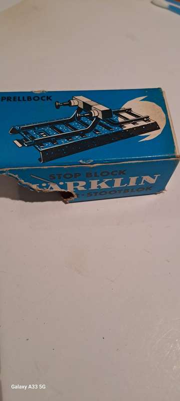 Marklin Ho 7190 rail end bumpers new in box but box damaged