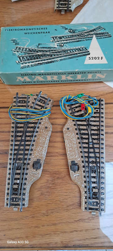 Märklin Ho boxed like  new 5202 electric turn outs L&R IOP