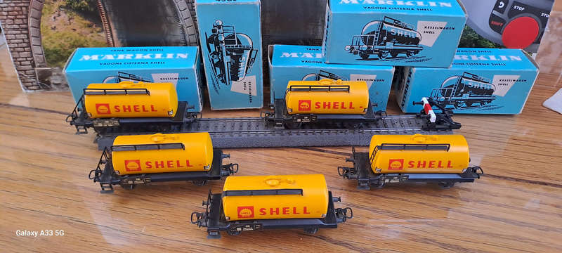 Marklin HO 4502 Shell tanker Nice EACH