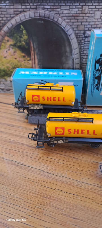 Marklin HO 4502 Shell tanker Nice EACH