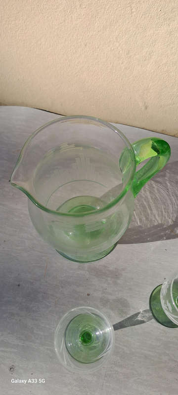 Art Deco green glass jug and 2 glasses