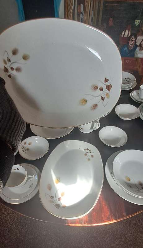 Spanish Pontesa 53pce dinner service complete