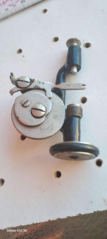 Vintage Singer 27 bobbin  spinner