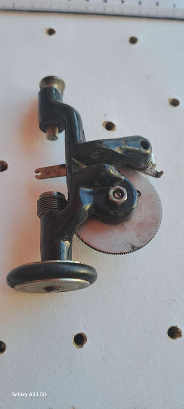 Vintage Singer 27 bobbin  spinner
