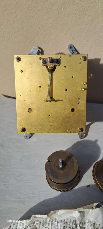 P13 clock movement says ok, pendle rod missing