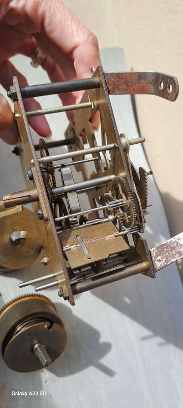 P13 clock movement says ok, pendle rod missing