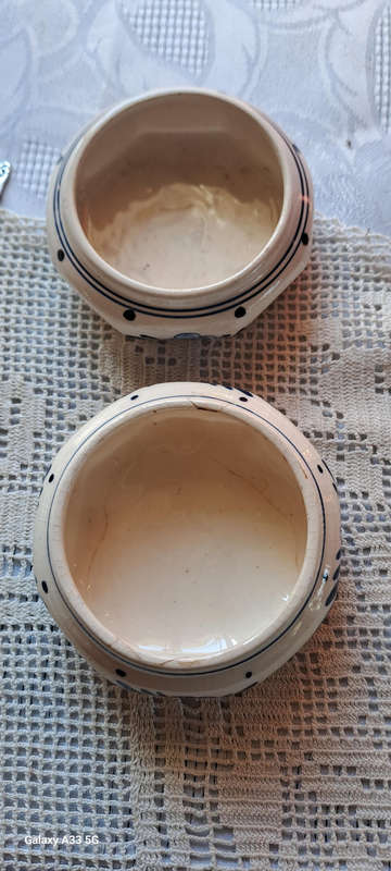 Delft tea strainer and extra cup