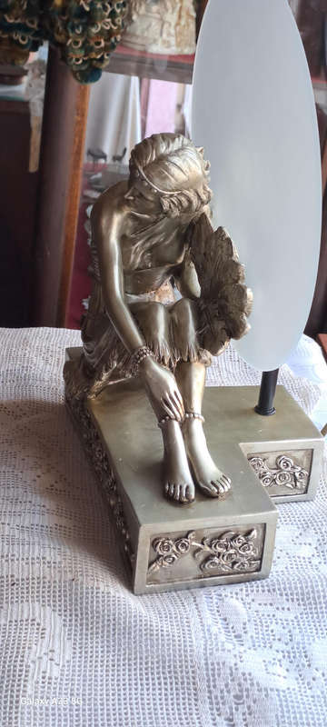 Classic art deco table lamp 36cm tall beautiful LAST ONE