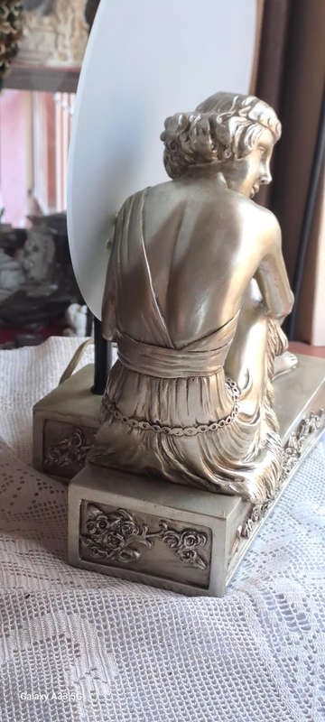 Classic art deco table lamp 36cm tall beautiful LAST ONE