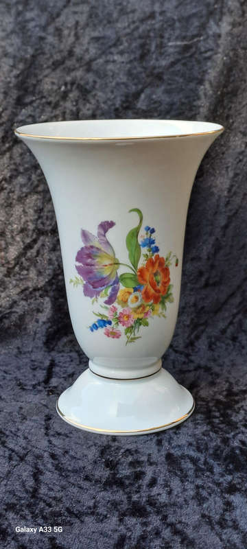 FÜRSTENBERG Germany superior quality porcelain vase 19cm stunning