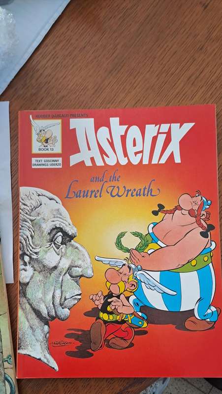 Asterix and the Laurel wreath