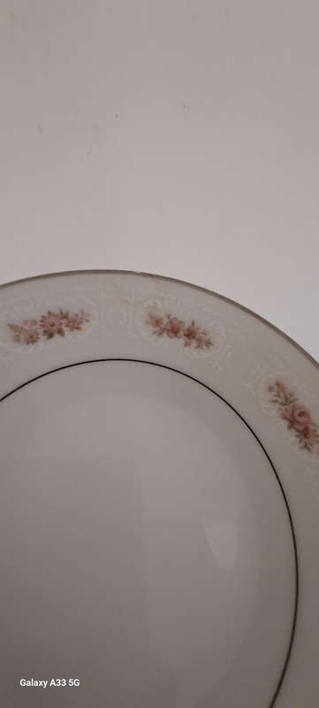 Noritake  Glenaire 2060 complete dinner service 6 place settings also available the tee/coffee set