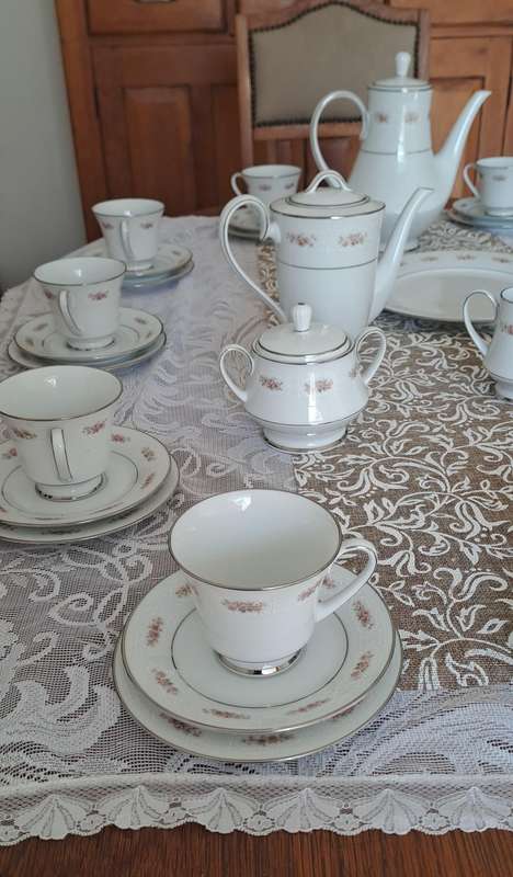 Noritake Glenaire 2060 10 place tea coffee set complete also listed compl. dinner service