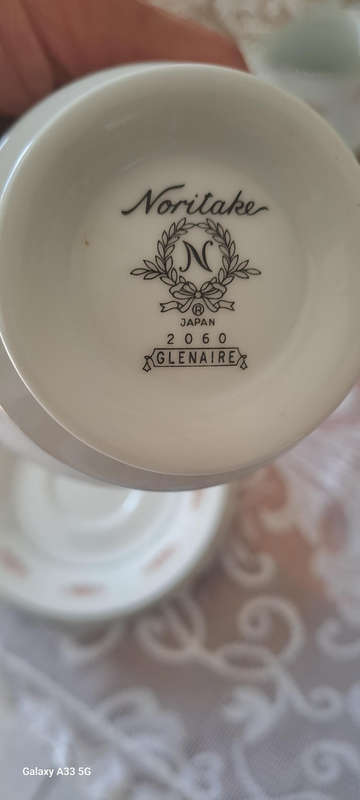 Noritake  Glenaire 2060 complete dinner service 6 place settings also available the tee/coffee set