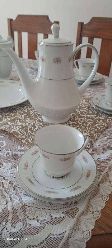 Noritake Glenaire 2060 10 place tea coffee set complete also listed compl. dinner service