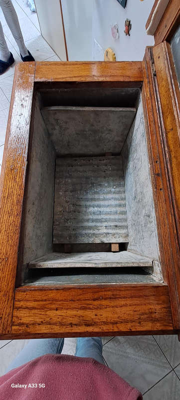 Antique Colonial Refrigerator/icebox/cooler "The Keyser Manufacturing co" oak excellent piece