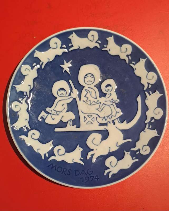 Royal Copenhagen mothers day 1972  Kamma Svensson